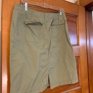 Liz Claiborne Women’s Skirt in Khaki Green